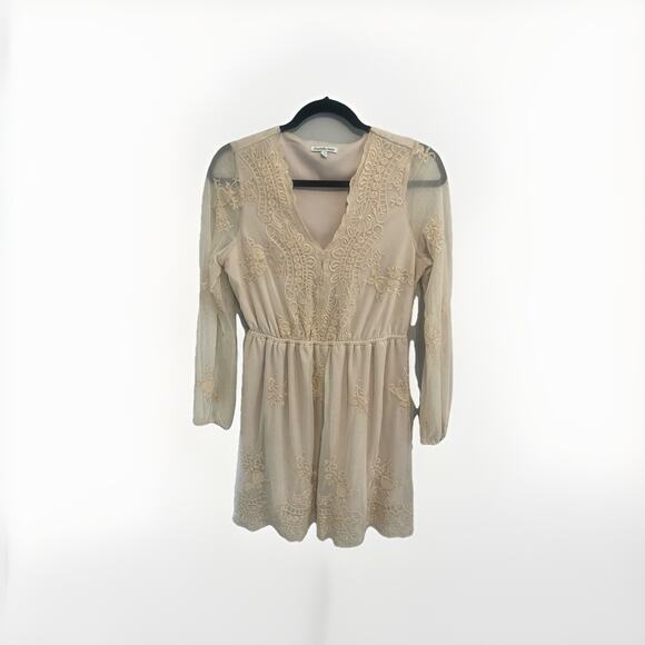 Charlotte Russe Dresses & Skirts - Charlotte Russe Mini Dress Lace And Lined small‎